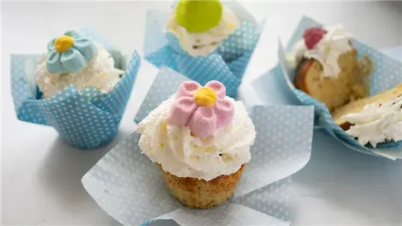  Muffinki cytrynowe