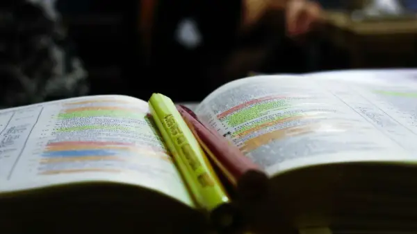 Jak szybko uczyć się na pamięć i unikać zapominania ważnych informacji