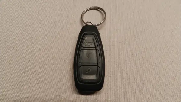 Wymiana baterii w kluczyku ford kuga – proste kroki i porady