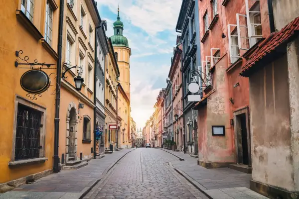 Motyw ojczyzny w Lalce Prusa: jak kształtuje losy bohaterów