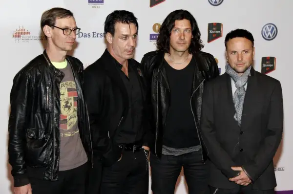 Co oznacza Rammstein? Odkryj mroczną historię nazwy zespołu