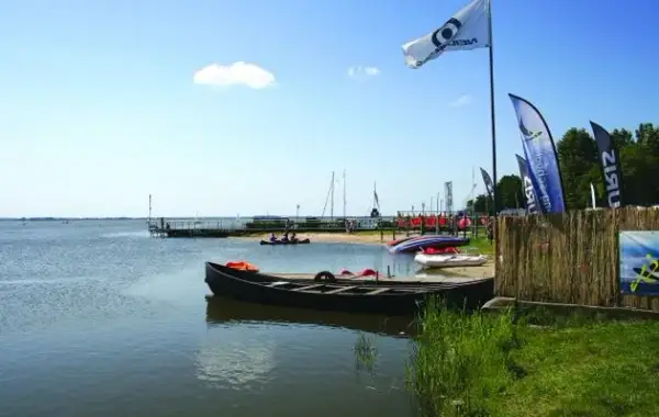 Gdzie leżą Dąbki nad morzem? Odkryj ich wyjątkową lokalizację