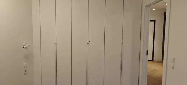 Ile kosztuje montaż szafy PAX - Od czego zależy finalna cena?