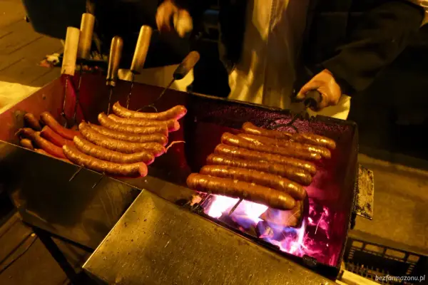 Kiełbasa z Niebieskiej Nyski: Kultowa legenda Krakowa czy warto?