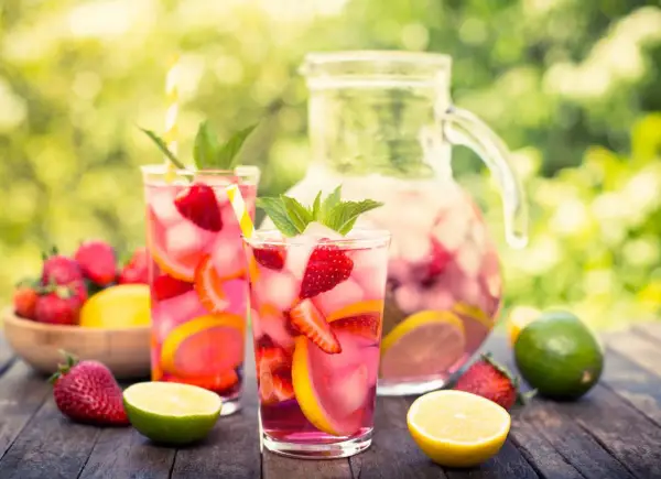 Limonada z werbeny: orzeźwiająca, zdrowa i bez cukru