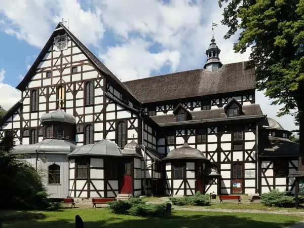 Kiedy powstał kościół katolicki? Odkryj jego fascynującą historię