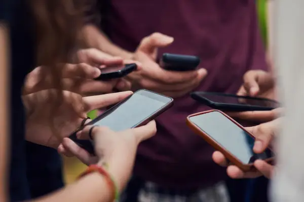 Platformy mobilne i cyfryzacja: rozrywka w kieszeni