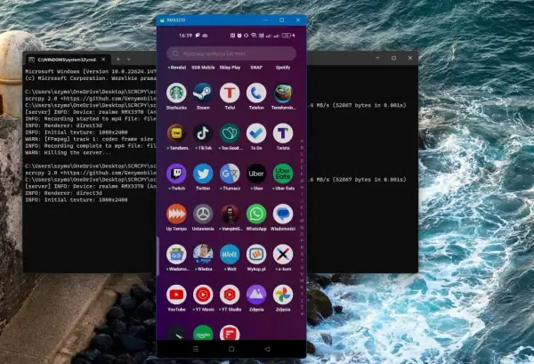 Nagrywanie ekranu Android na komputerze przez scrcpy. Widok telefonu z aplikacjami, w tym TikTok, Uber, WhatsApp.