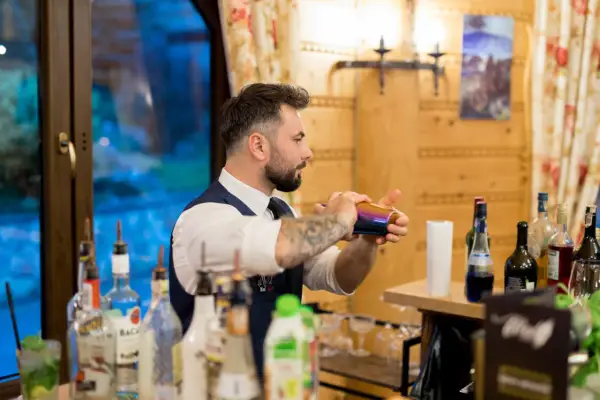 Ile kosztuje barman na wesele? Sprawdź ceny 2026