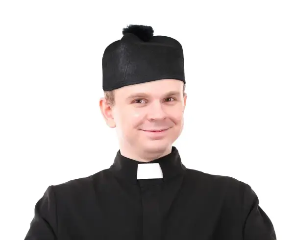 Jak się nazywa nakrycie głowy biskupów i jego znaczenie w Kościele