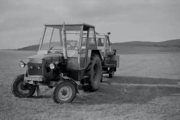 Zetor 5211 ile ma koni? Wszystko o mocy silnika i parametrach technicznych.