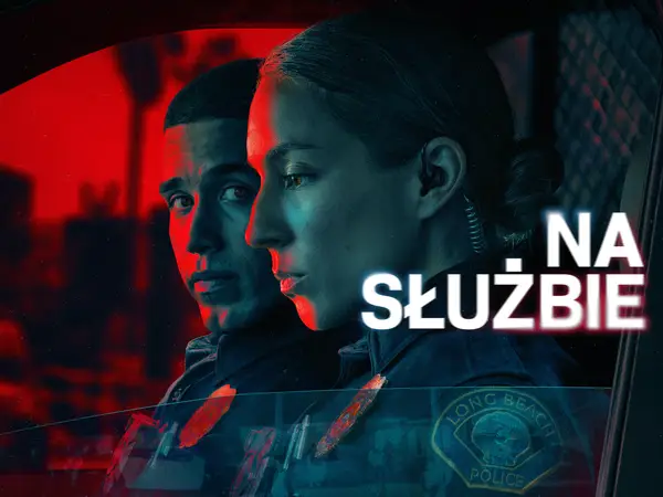 Dwoje policjantów w radiowozie, gotowi do akcji. Serial "Na służbie" pokazuje ich codzienne wyzwania.