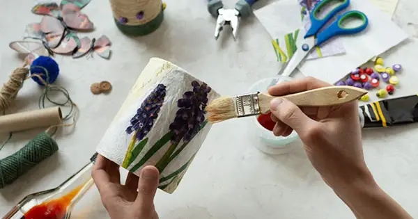 Zajęcia z decoupage: poznaj technikę i twórz piękne ozdoby