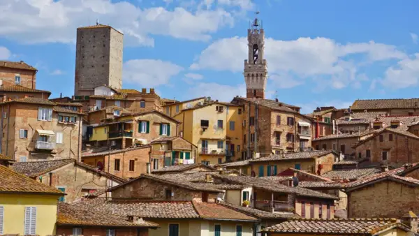 Torri medievali e tetti di Siena, un'anteprima di cosa vedere a Siena e dintorni in 3 giorni.