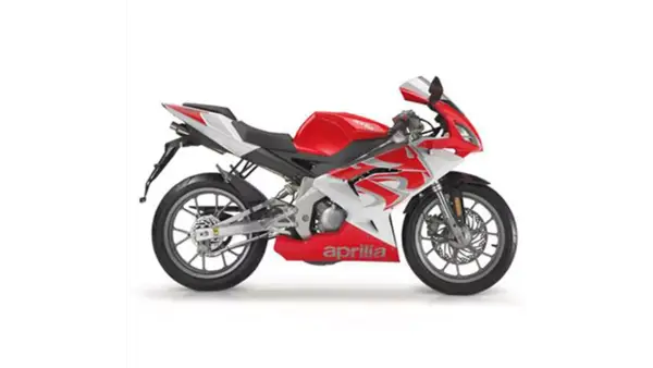 Sportowy motocykl Aprilia RS 50 w czerwono-białej kolorystyce. Poznaj jego aprilia rs 50 dane techniczne.