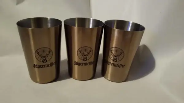Wódka z jeleniem? To Jägermeister! Jak pić, cena, przepisy