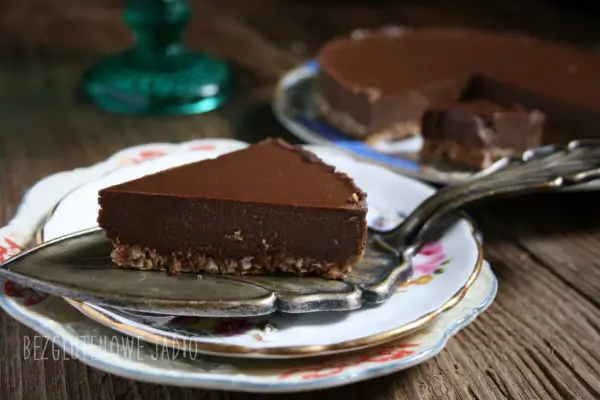 Jak upiec ciasto bez glutenu i laktozy? 5 przepisów i porady eksperta