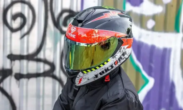 Czym pomalować kask motocyklowy, aby uniknąć najczęstszych błędów?