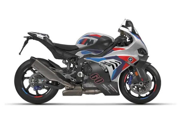 Sportowy motocykl BMW M1000RR w barwach M z numerem 60.