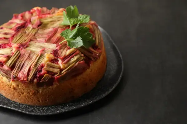 Ciasto z rabarbarem - Prosty przepis na idealny placek!