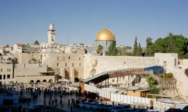 Izrael po raz pierwszy w historii zdegradowany rating kredytowy. Konsekwencje wojny nieporównane dotąd.