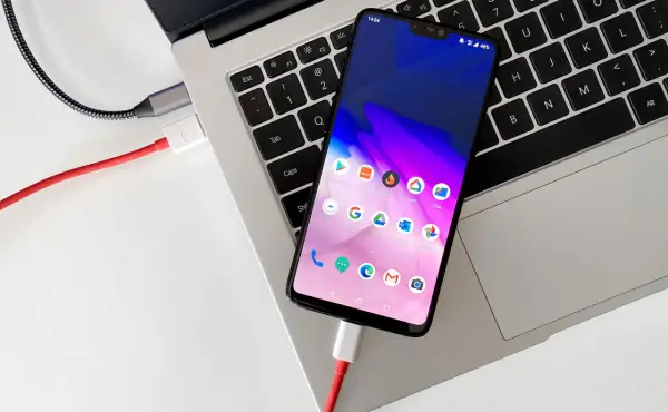 Jak zgrać zdjęcia z telefonu na pendrive? Pełny poradnik!