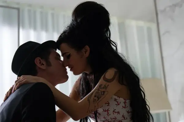 Szokująca historia życia Amy Winehouse. Relacja z premiery filmu o tragicznej gwiezdzie