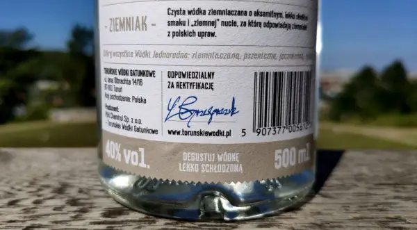 Wódka Toruńska Ziemniaczana, 40% vol., 500 ml. Aksamitna, lekko słodka nuta ziemniaków z polskich upraw.