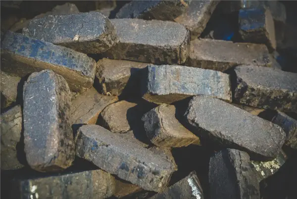 Ile kosztuje tona brykietu drzewnego? Cena 2026 i porady