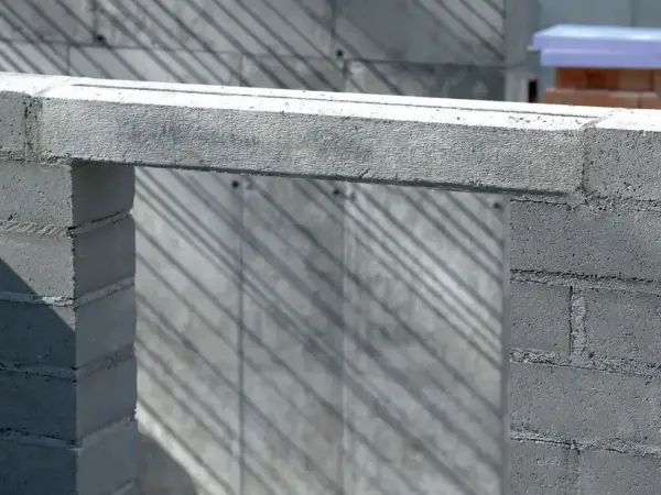 Jakie nadproże nad otworem wybrać? Materiały, ceny i błędy