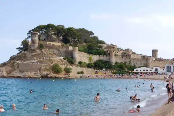 Ile leci się z Polski do Hiszpanii? Czas lotu i trasy