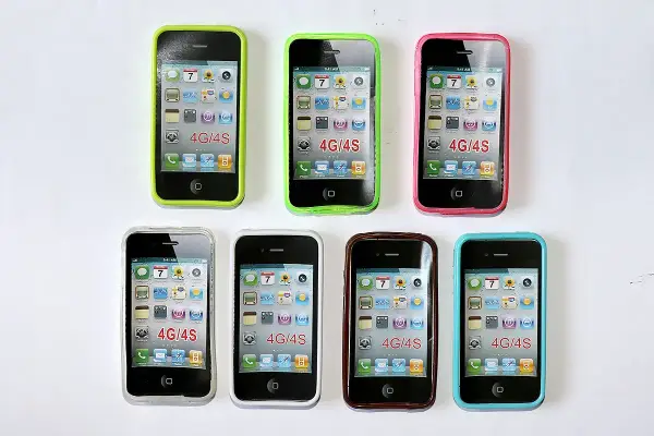 Ile kosztuje obudowa do iPhone 4? Porównaj ceny i znajdź okazje