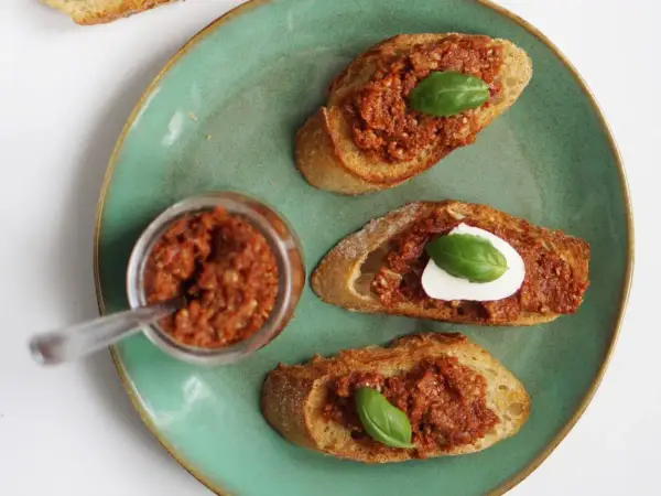 Pesto z suszonych pomidorów - Zrób idealne lub kup najlepsze!