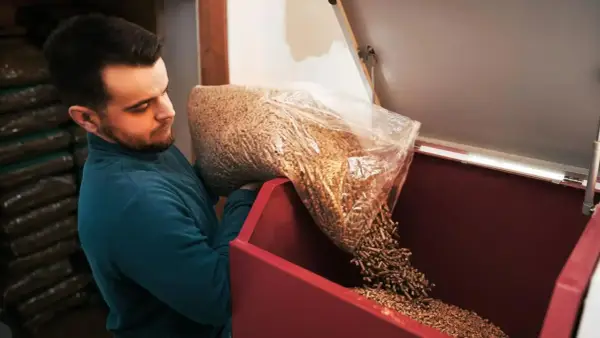 Jak zrobić zasobnik na pellet? Praktyczny poradnik DIY