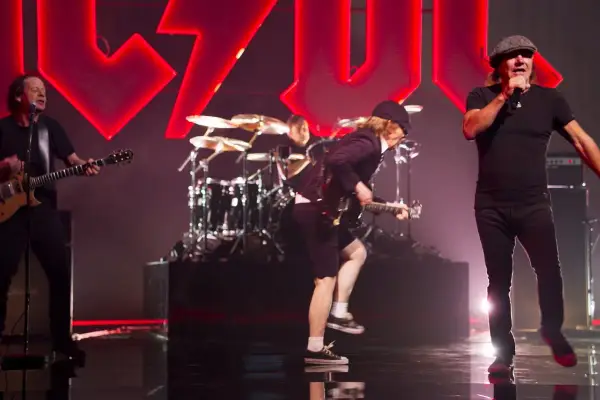 Ac/dc szykuje wielką niespodziankę! duże odliczanie trwa