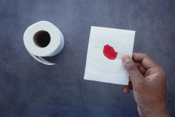 Znikome ślady krwi na papierze toaletowym - Czy to powód do obaw?