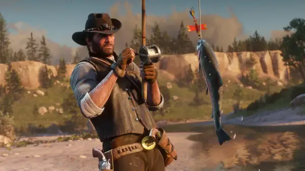 Arthur Morgan z Red Dead Redemption 2 PC cieszy się udanym połowem tęczowej ryby.