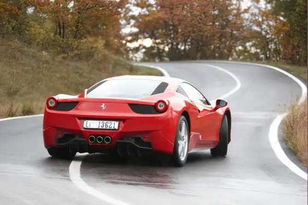 Ferrari 458 - Czy warto kupić to V8? Ceny, usterki i poradnik