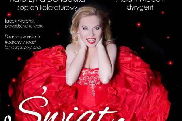 Katarzyna Dondajska, sopran koloraturowy, w olśniewającej czerwonej sukni, gotowa na magiczny wieczór.