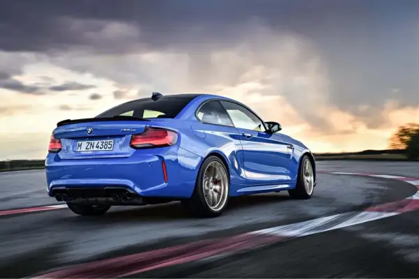 BMW M2 ile do setki – zaskakujące osiągi różnych wersji modelu