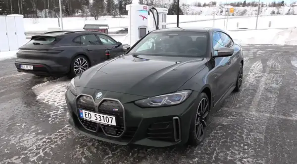 BMW i4 - Którą wersję wybrać? Analiza, zasięg, ładowanie i ceny