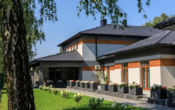 Prywatny Dom Opieki Róża Łomianki: Dlaczego warto go wybrać?