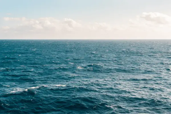 Morze czy Ocean: Jaka jest kluczowa różnica wielkości?