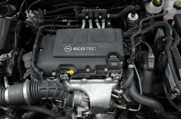 Silnik Ecotec w Oplu Insignia, serce tej maszyny, to dowód na to, że najlepszy silnik to ten, który zapewnia moc i niezawodność.