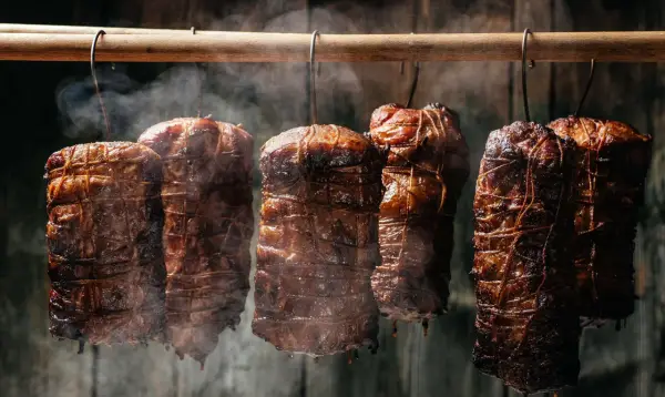 Jak długo wędzić schab, aby był idealnie miękki i aromatyczny? Praktyczne porady