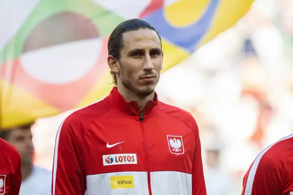 Kamil Grabara zarobki: ile naprawdę zarabia bramkarz Bundesligi?