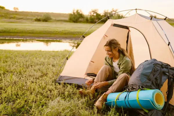 Co zabrać na camping: Kompletna lista niezbędnego ekwipunku