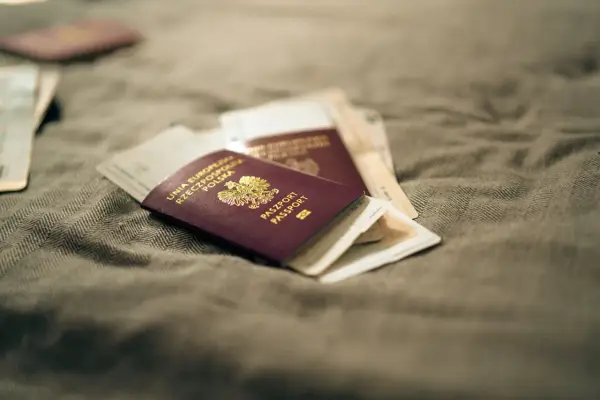 Kolczyki na zdjęciu do paszportu - Tak czy nie?