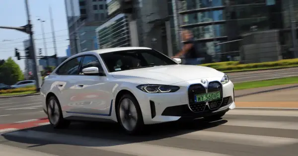 BMW i4 eDrive40 - Czy to idealny elektryk dla Ciebie?