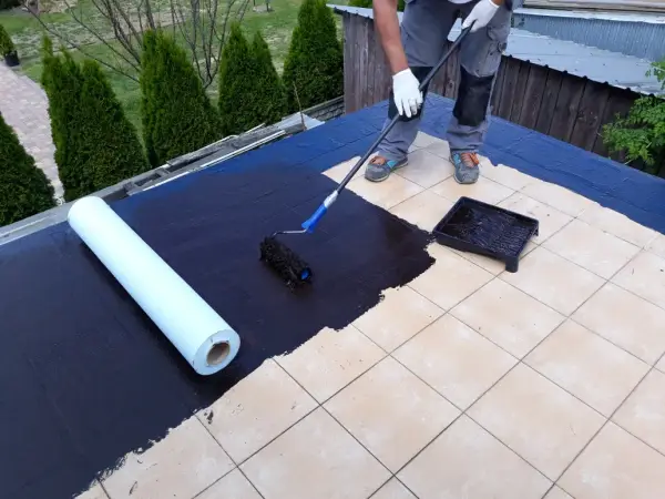 Guma w płynie na balkon - Zabezpiecz taras bez prac remontowych